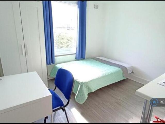Studio for rent in Cat Hill