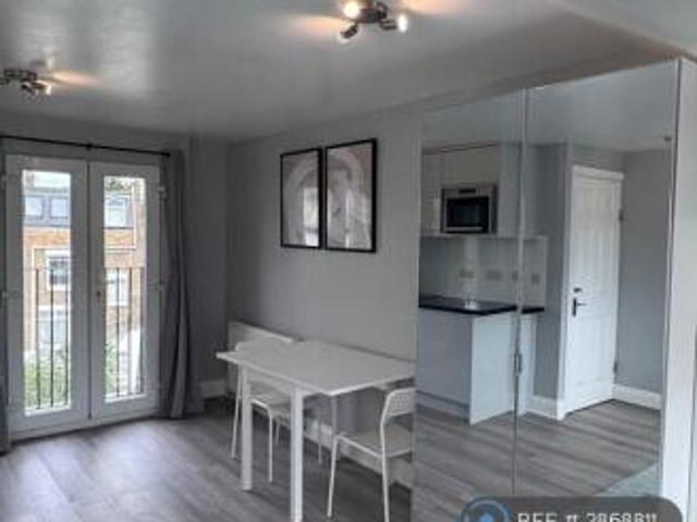 Studio for rent in Cat Hill
