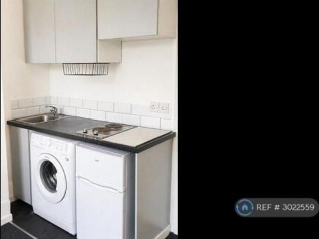 Studio for rent in Cat Hill