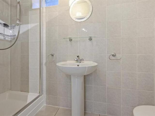 Studio for rent in Cat Hill