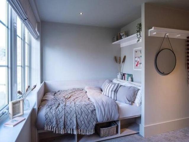 Studio for rent in Cat Hill