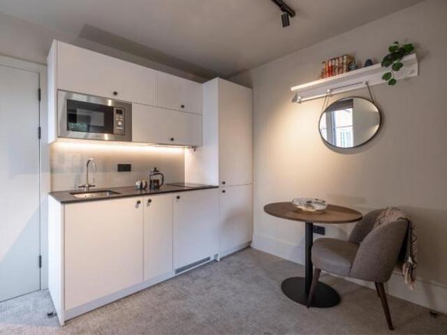 Studio for rent in Cat Hill