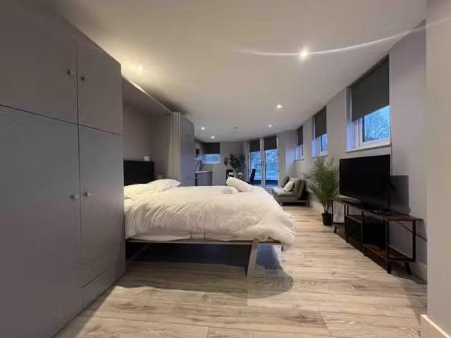 House for rent in Red Hill, Surrey