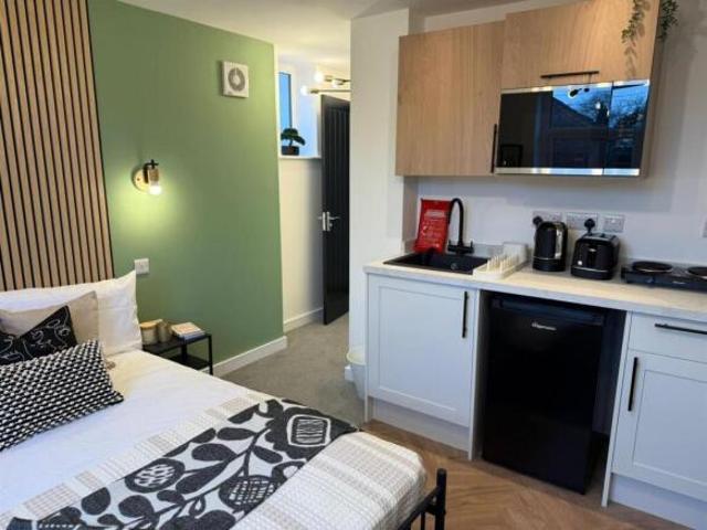 Studio for rent in East Midlands