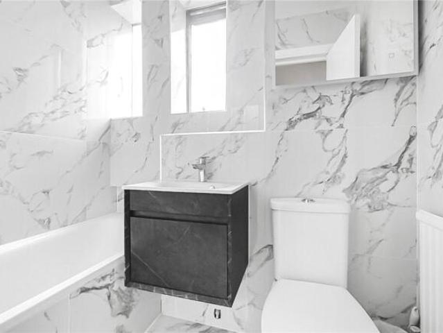 Studio for rent in Cat Hill