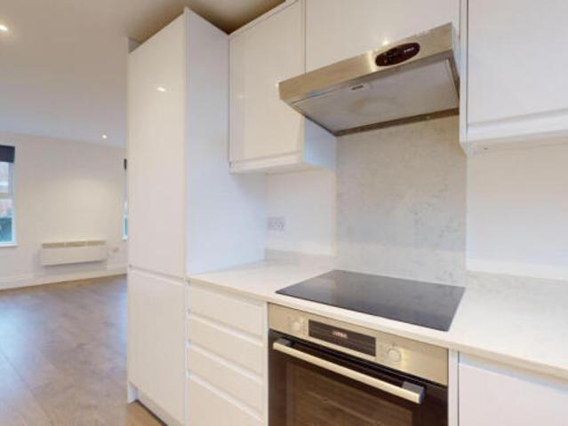 Studio for rent in Cat Hill, England