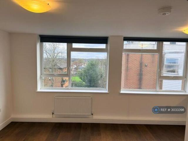Studio for rent in Cat Hill