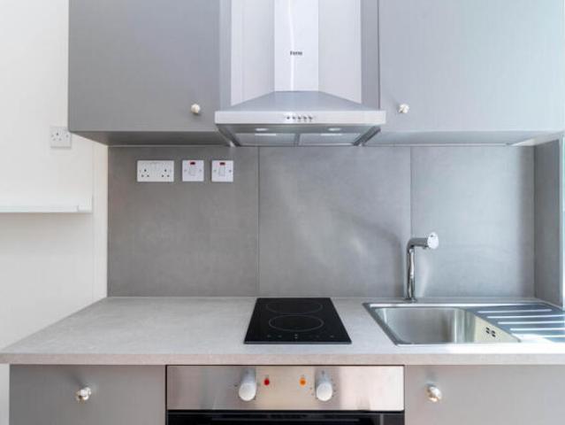 Studio for rent in Cat Hill