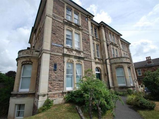 Studio for rent in Beaufort, Wales