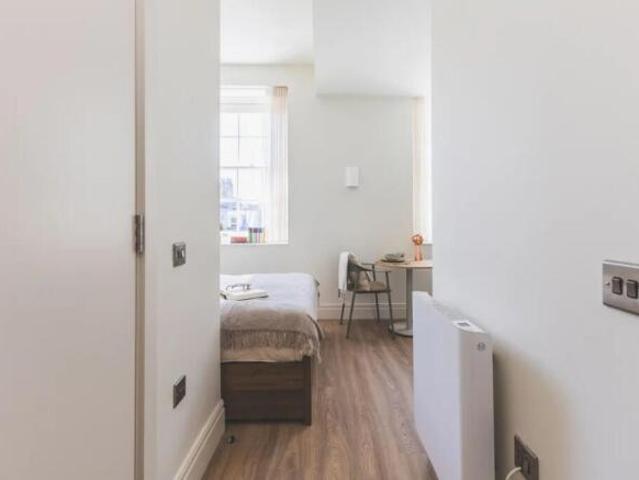 Studio for rent in Cat Hill