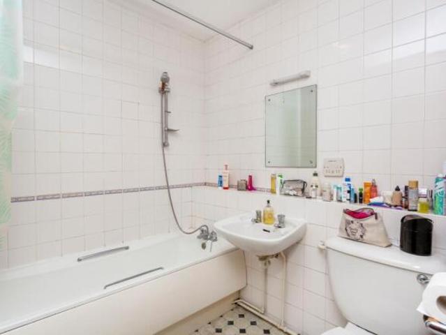 Flat for rent in Cat Hill