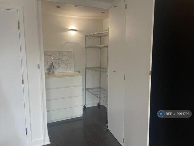 Studio for rent in Cat Hill