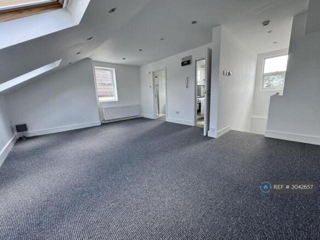 Studio for rent in Cat Hill