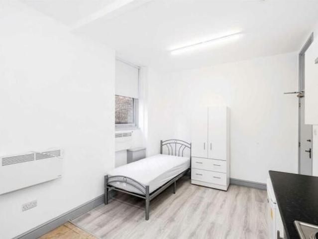 Studio for rent in Leyton, Greater London