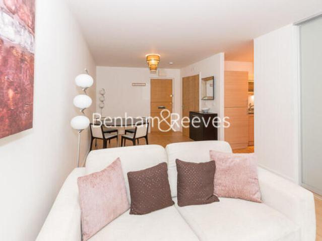Studio for rent in Cat Hill