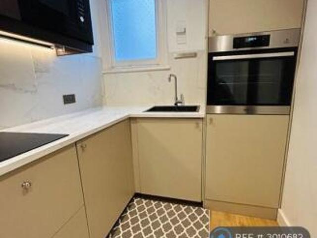 Studio for rent in Cat Hill