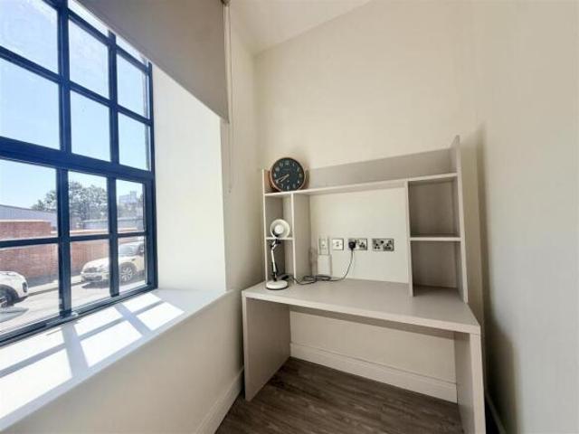 Studio for rent in Telford