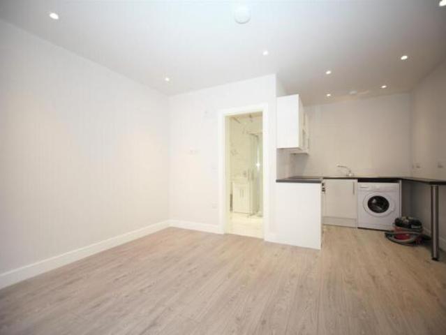 Flat for rent in Hendon, Greater London
