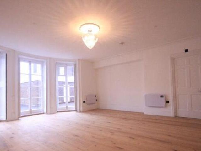 House for rent in Navestock Side