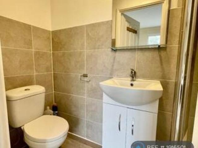 Studio for rent in Cat Hill