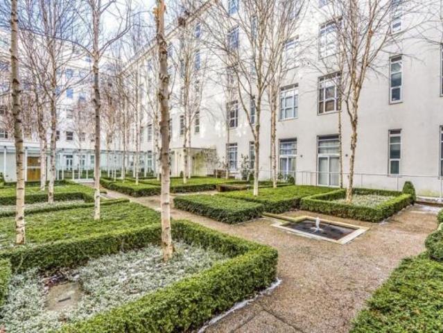 Flat for rent in Acton, Greater London
