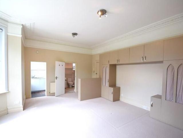 Studio for rent in Chiswick, Greater London