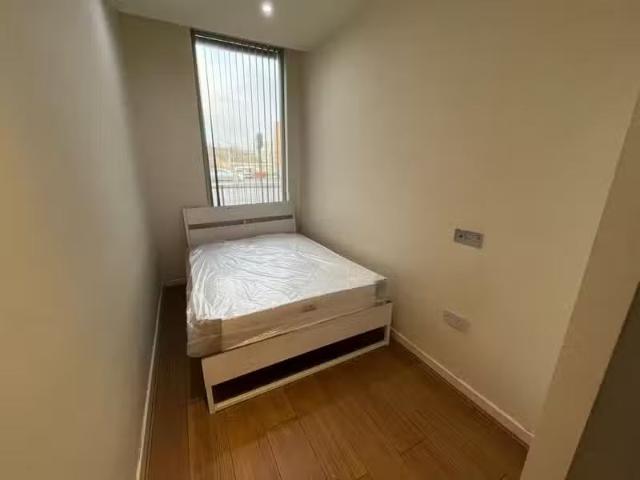 House for rent in Calderstones