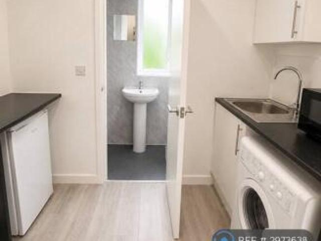 Studio for rent in Cat Hill