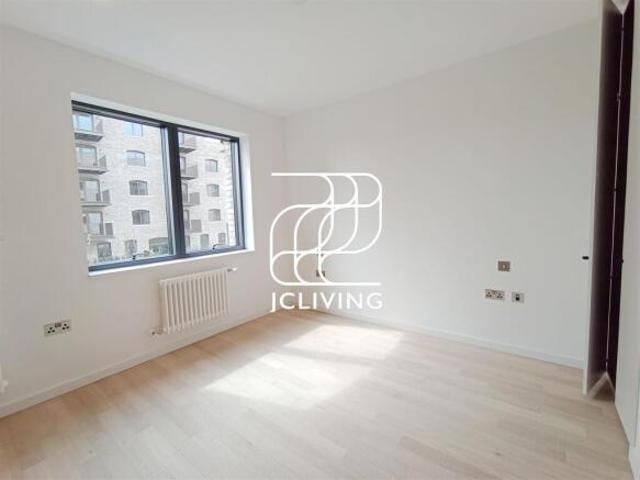 Studio for rent in Brentford, Greater London