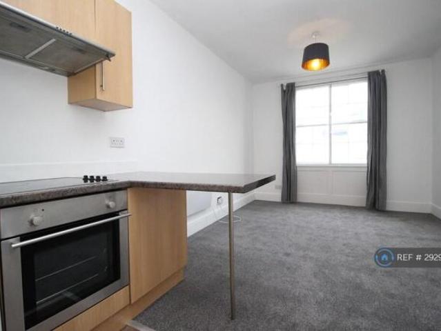 Studio for rent in Golden Valley, Gloucestershire