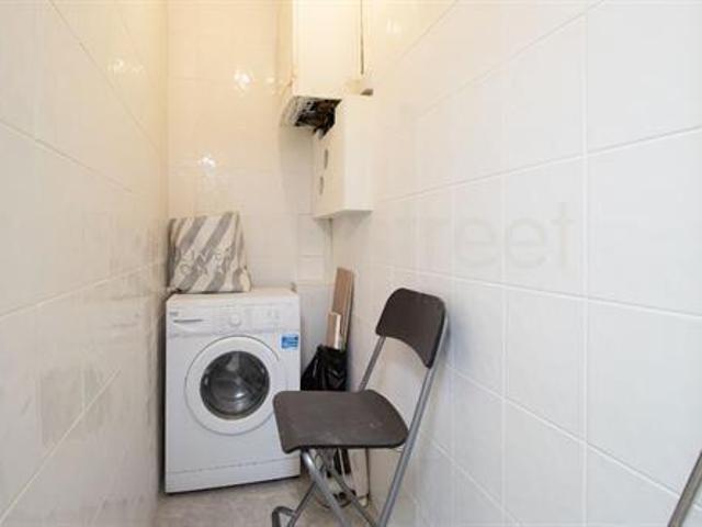 Studio for rent in Cat Hill