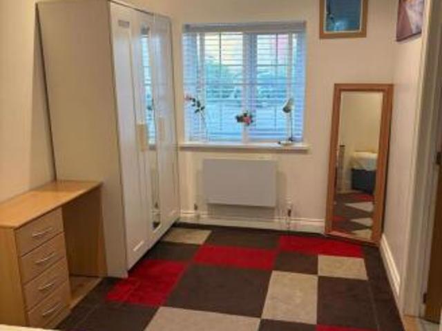 Studio for rent in Erith, Greater London