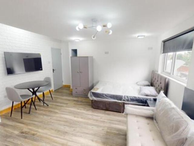 Studio for rent in Cardigan, Wales