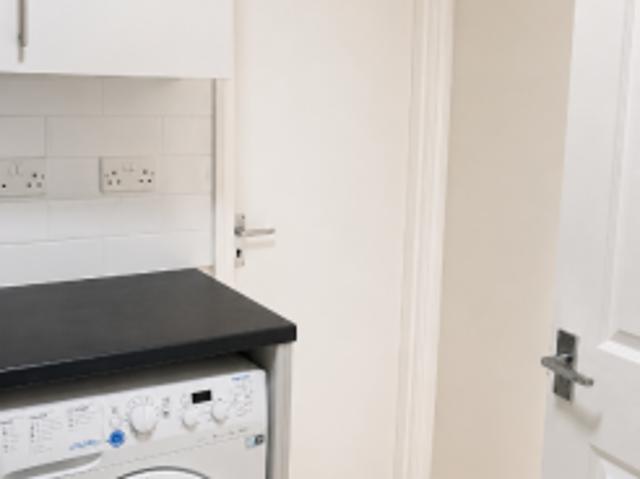 Studio for rent in Cat Hill