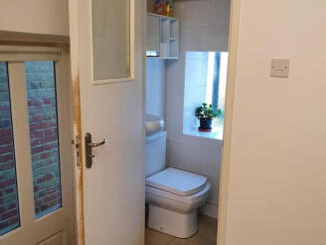 Studio for rent in Cat Hill
