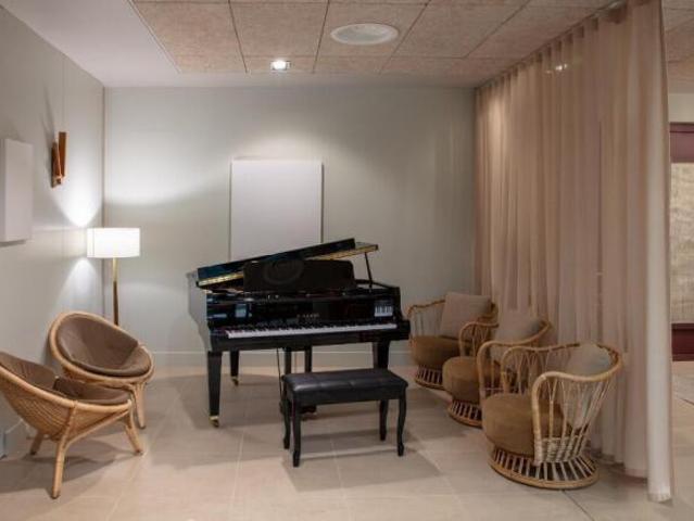 Studio for rent in Cat Hill