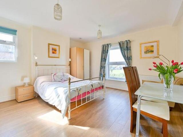 Studio for rent in Acton, Greater London