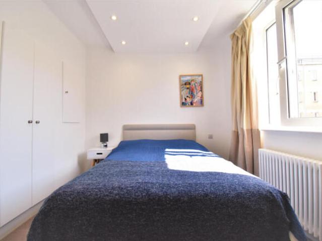 Studio for rent in Cat Hill