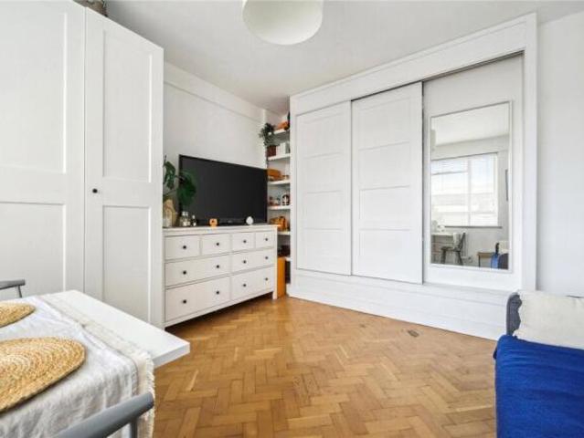 Studio for rent in Cat Hill