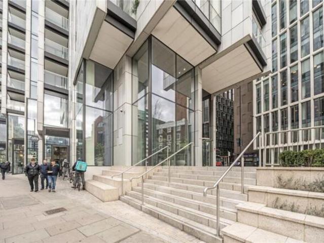 Flat for rent in Old Hall Street, Comers