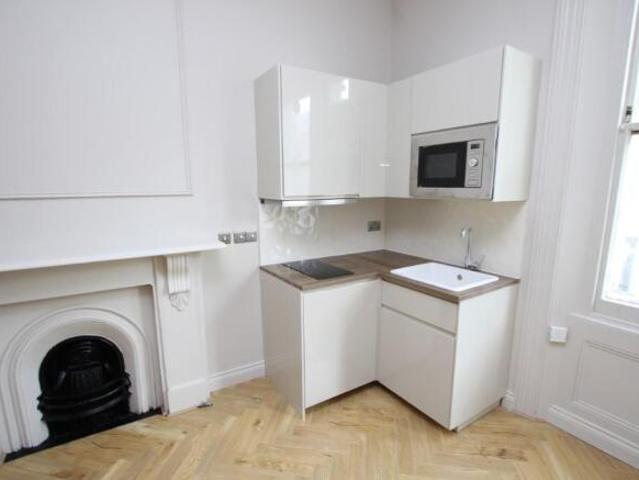 Studio for rent in Cat Hill