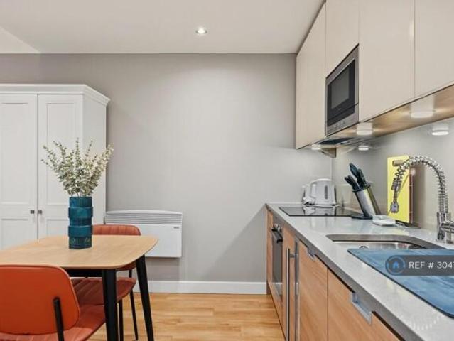 Studio for rent in Cat Hill