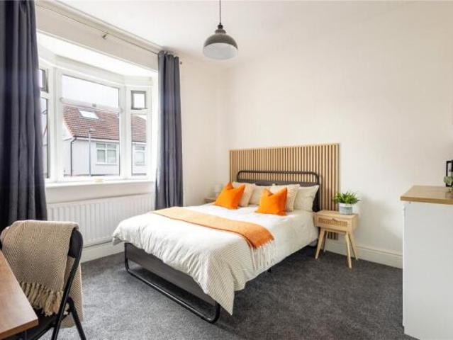 Studio for rent in Stoke-on-Trent