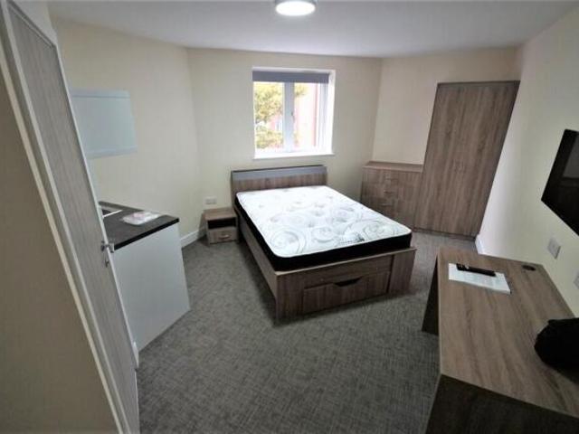 Studio for rent in Edenthorpe, South Yorkshire