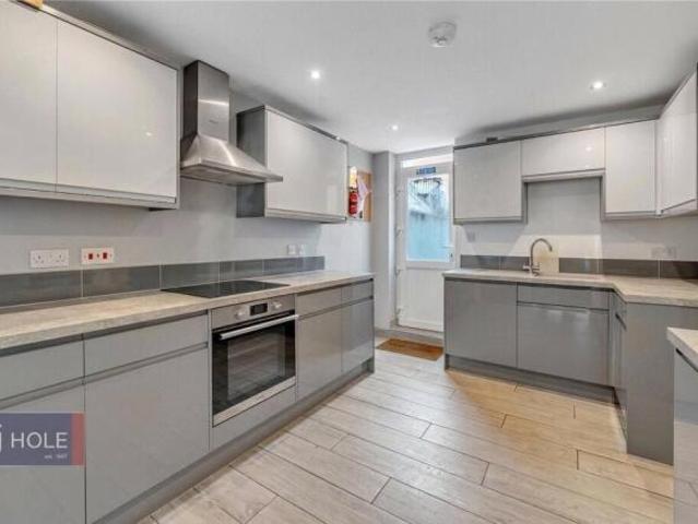 Studio for rent in Stockland Bristol