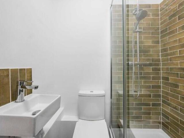 Studio for rent in Cat Hill