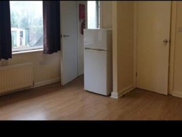 Studio for rent in Cat Hill