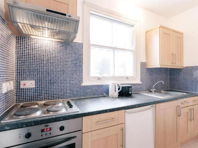Studio for rent in Cat Hill
