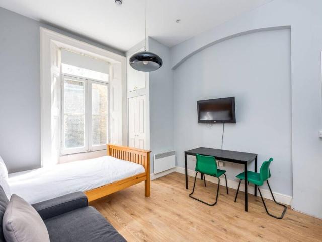 Studio for rent in South Kensington