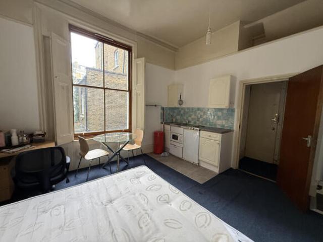 Studio for rent in Cat Hill